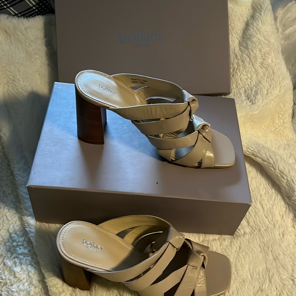 Botkier strappy leater sandal